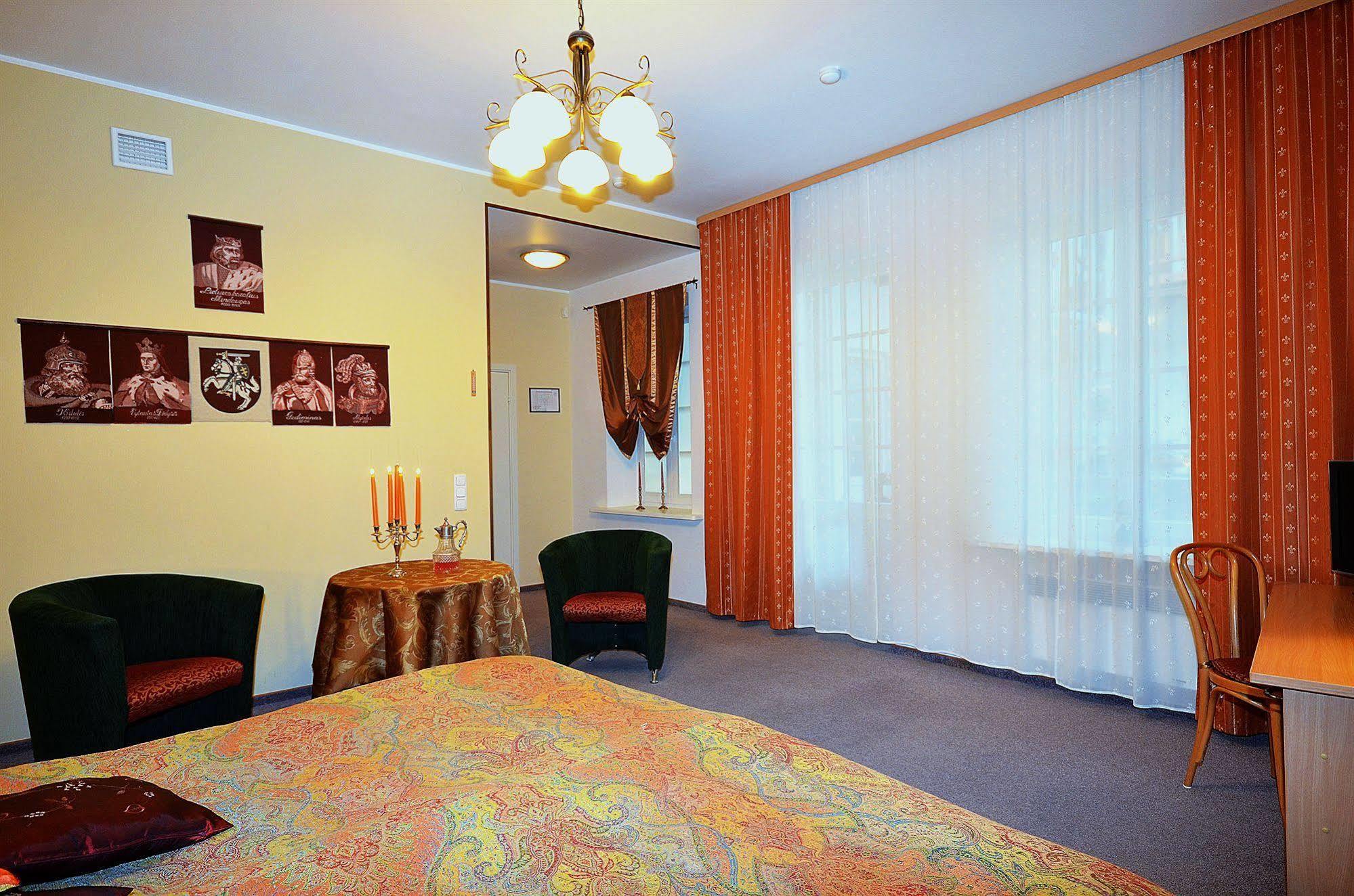 Angel Town Hall Apartments วิลนีอุส ภายนอก รูปภาพ