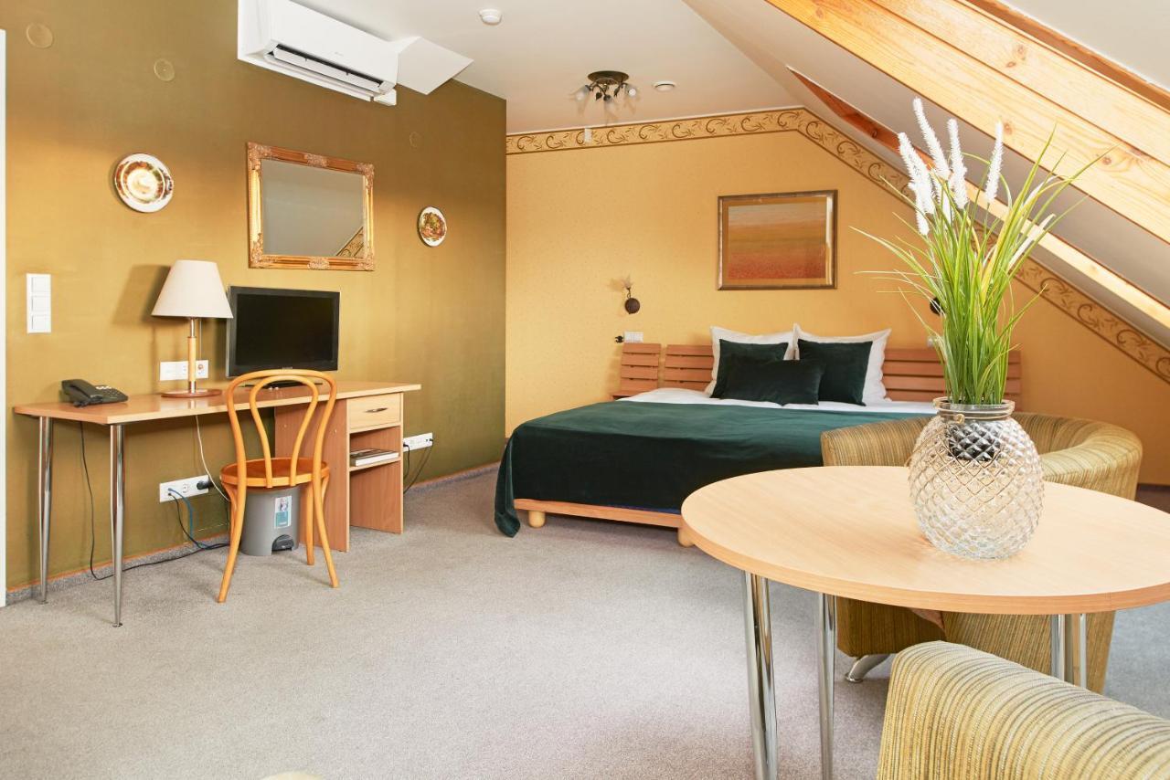 Angel Town Hall Apartments วิลนีอุส ภายนอก รูปภาพ